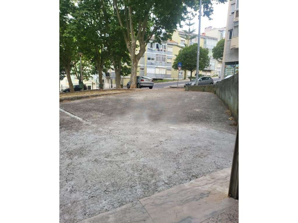 Loja Espaçosa em Agualva - Cacém | 210 m² | - Grande imagem: 3/10
