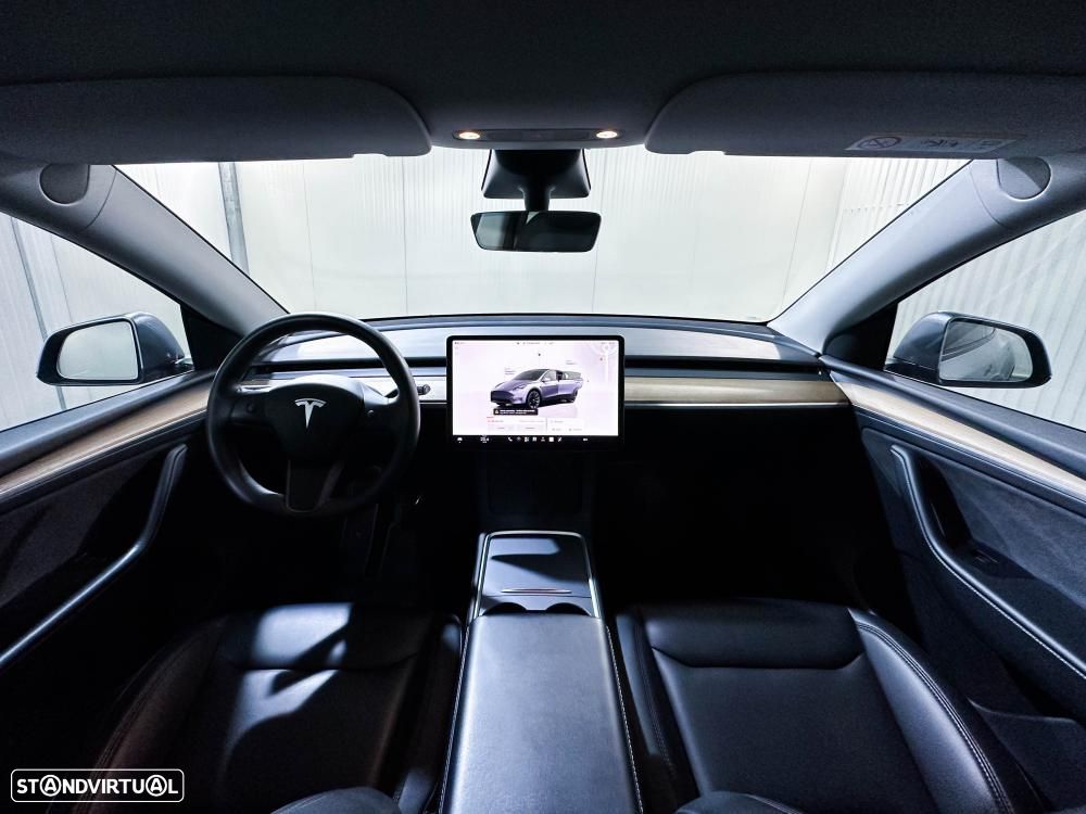 Tesla Model Y Long Range Dual Motor AWD - 11