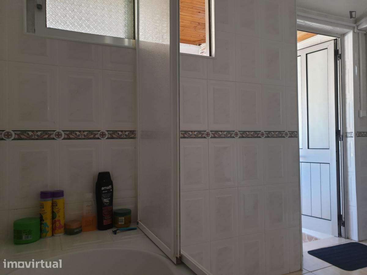 Quarto - localizado em Conchada Coimbra - Grande imagem: 5/16