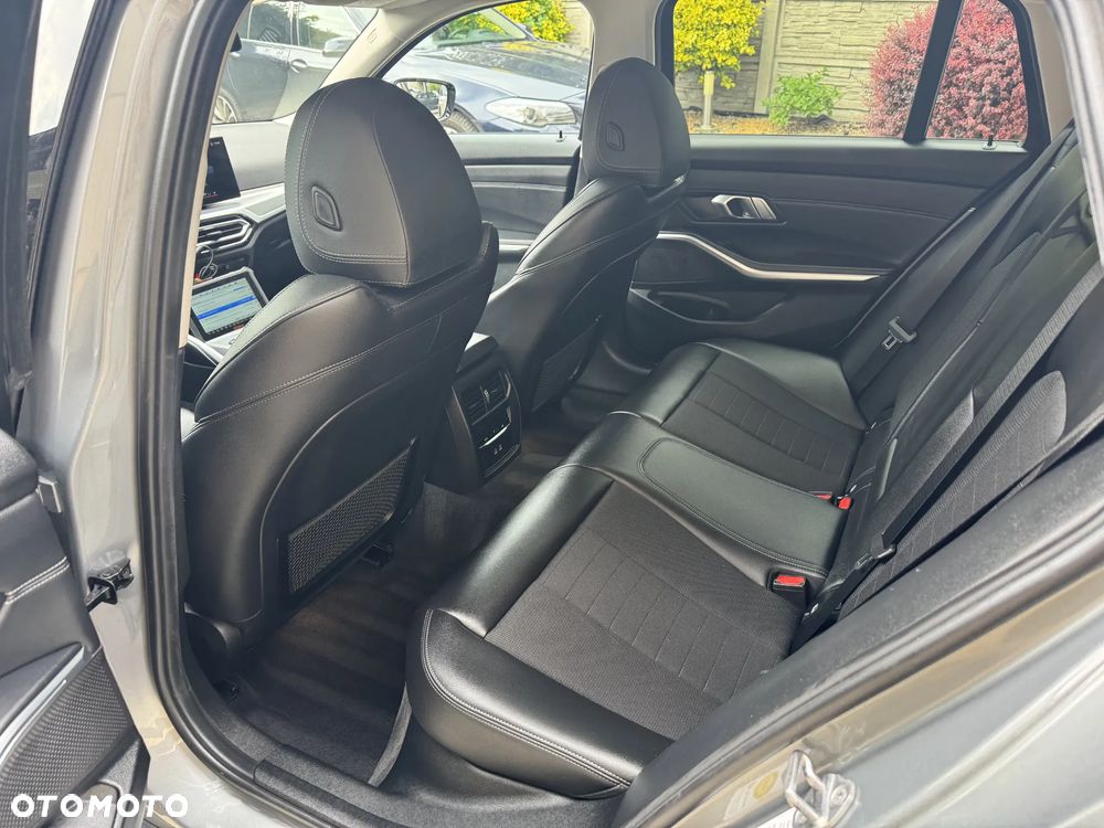 BMW Seria 3 320d M Sport Shadow sport - 19