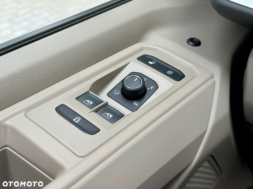 Volkswagen Multivan 2.0 TDI L2 Edition DSG - 31