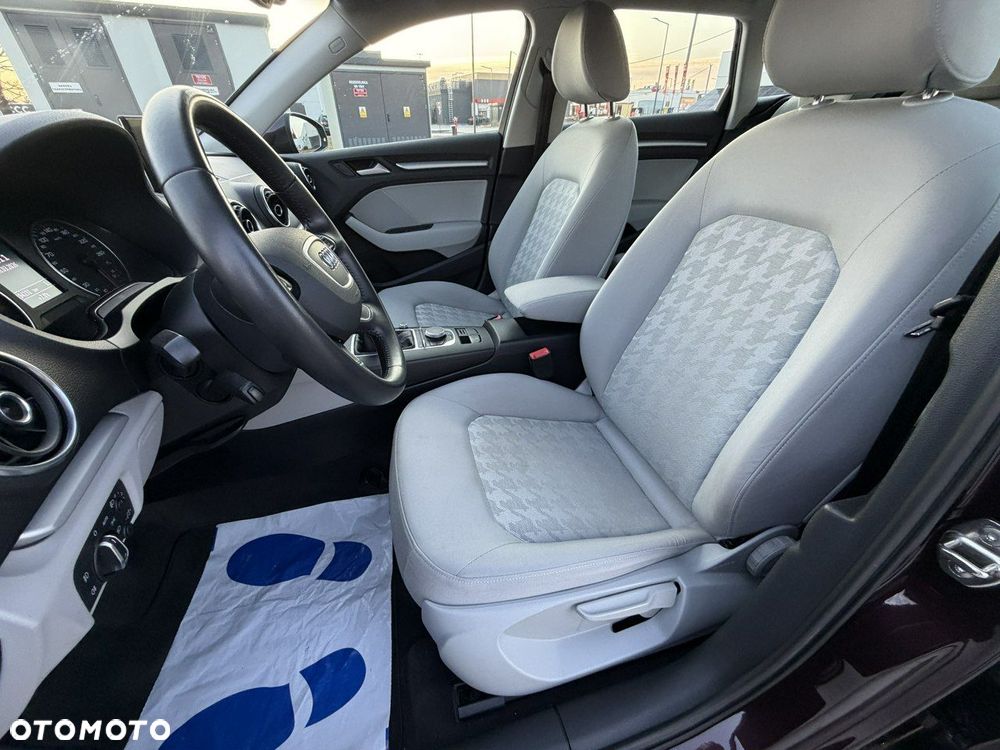 Audi A3 Sportback 1.6 TDI DPF Attraction - 20