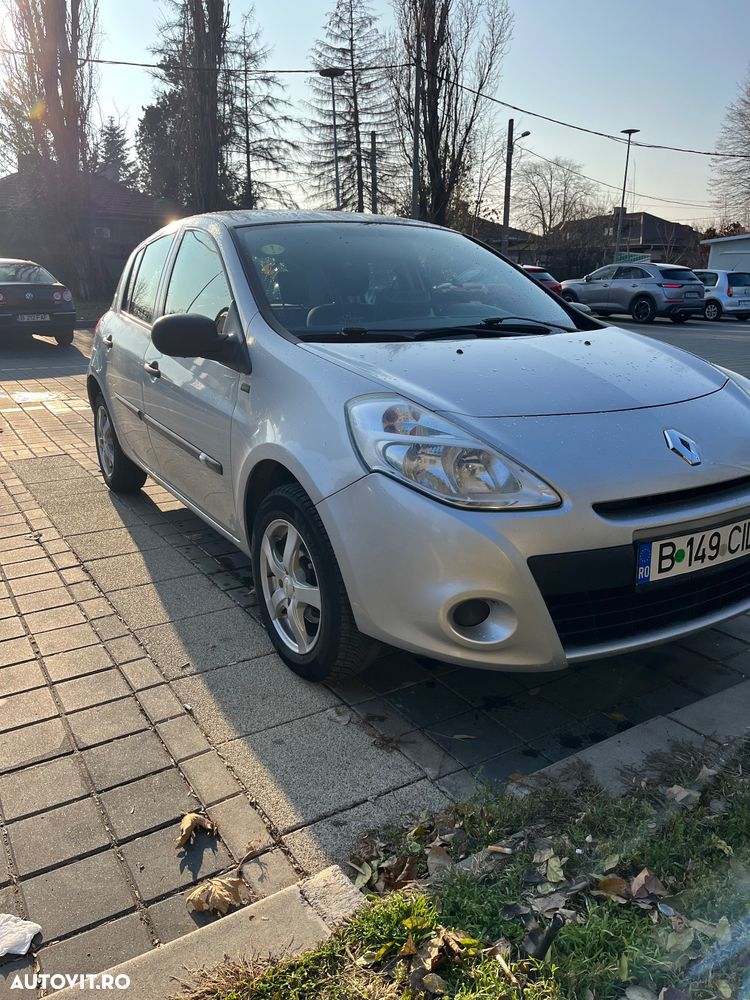 Renault Clio III 1.2 16V Yahoo - 1