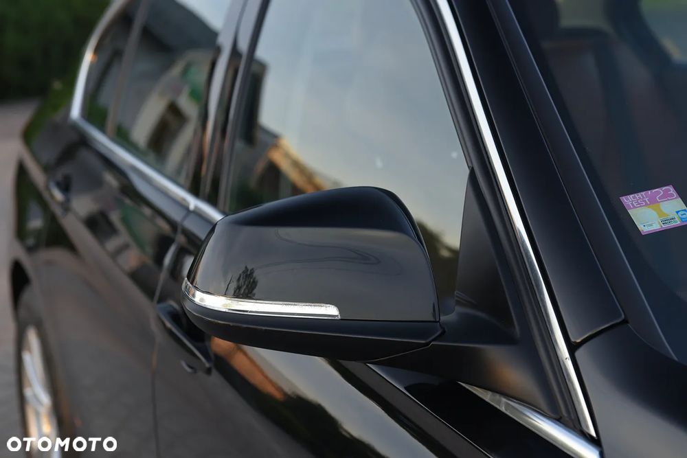 BMW Seria 3 318d Luxury Line - 14