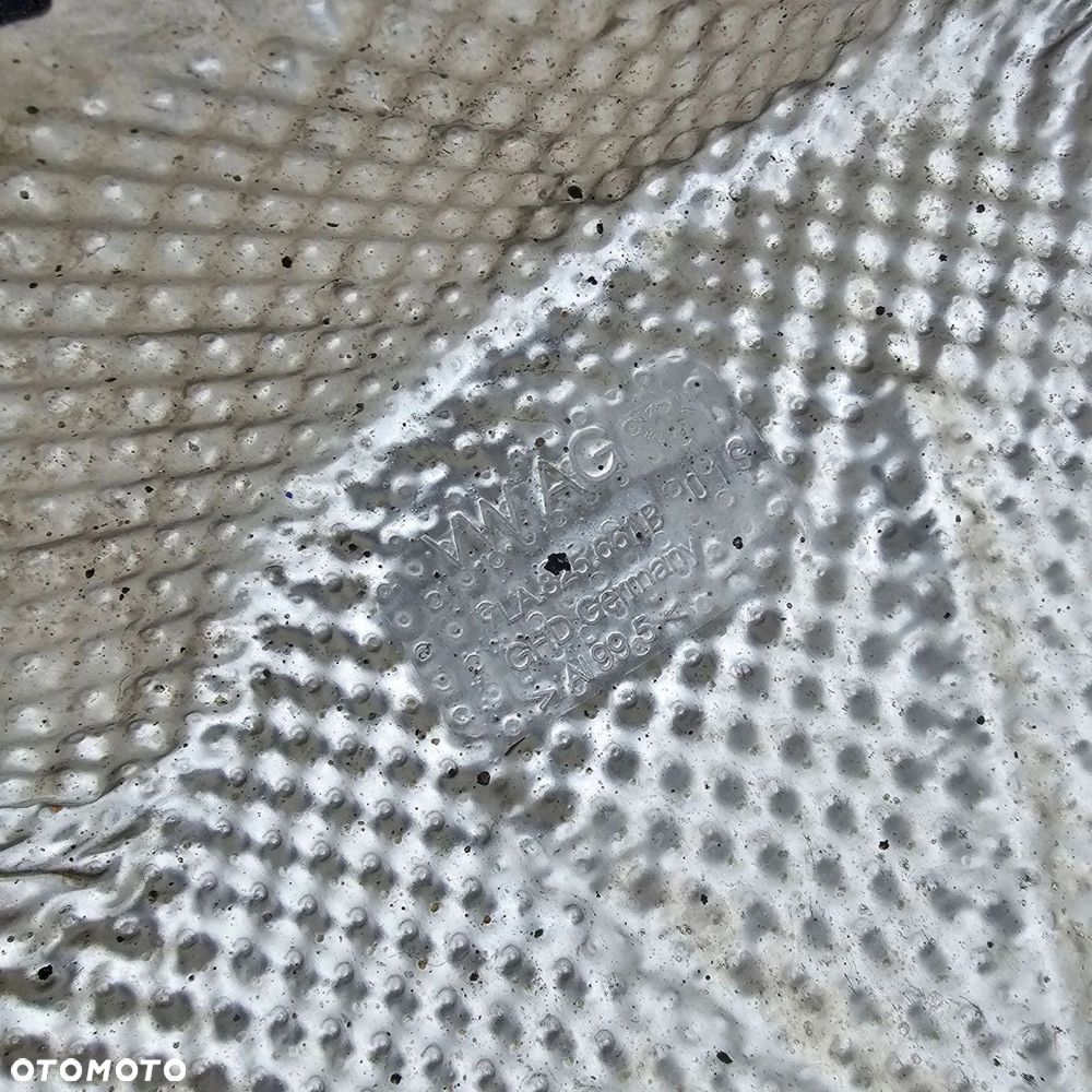 VW T6.1 osłona termiczna wytłumienie wygłuszenie przód 7LA825661B - 2