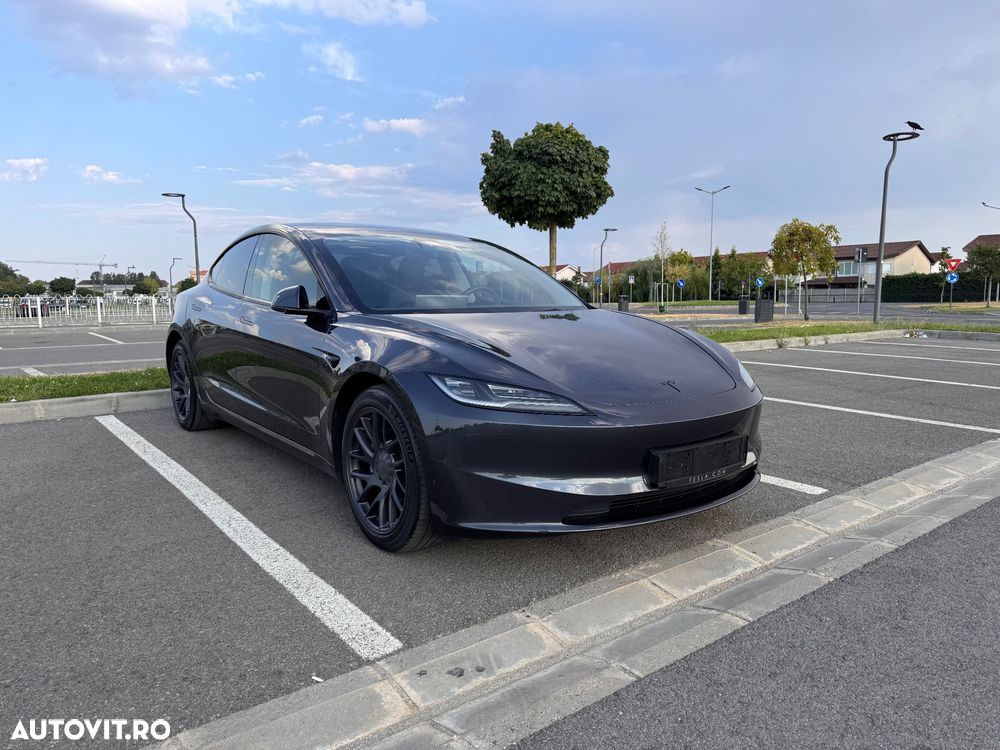 Tesla Model 3 Long Range - 4