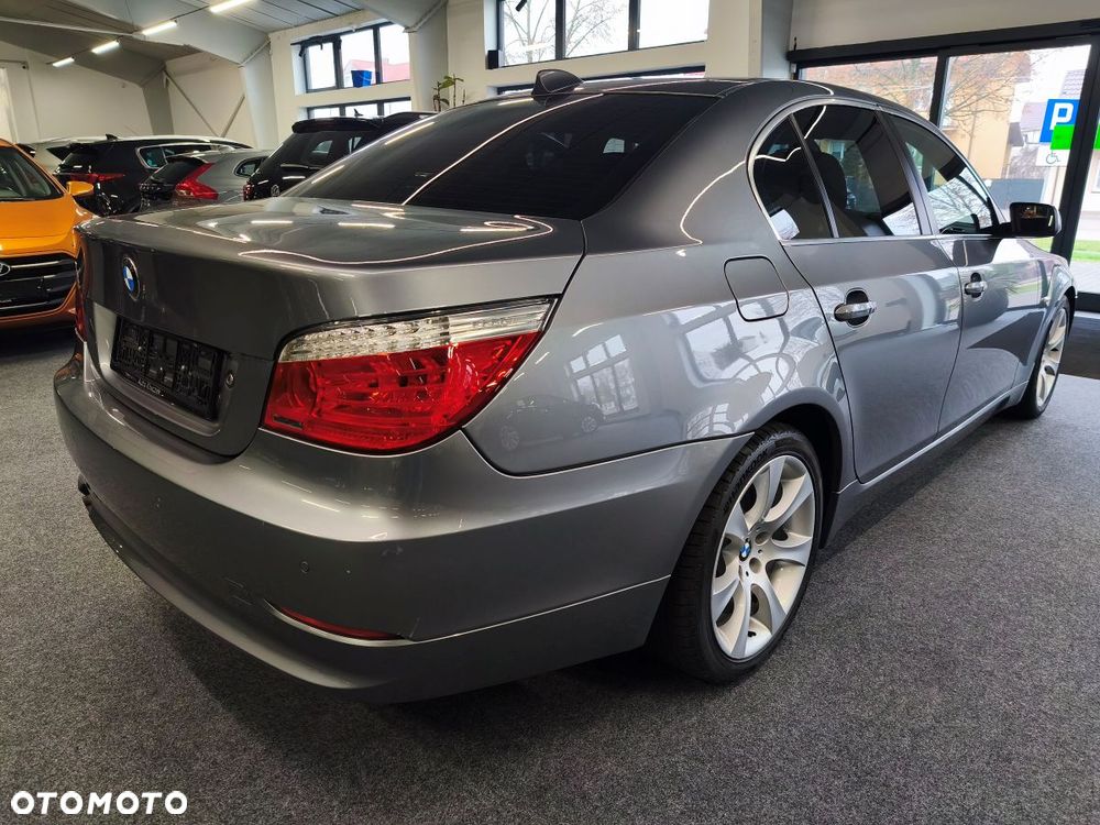 BMW Seria 5 525i Edition Exclusive - 4