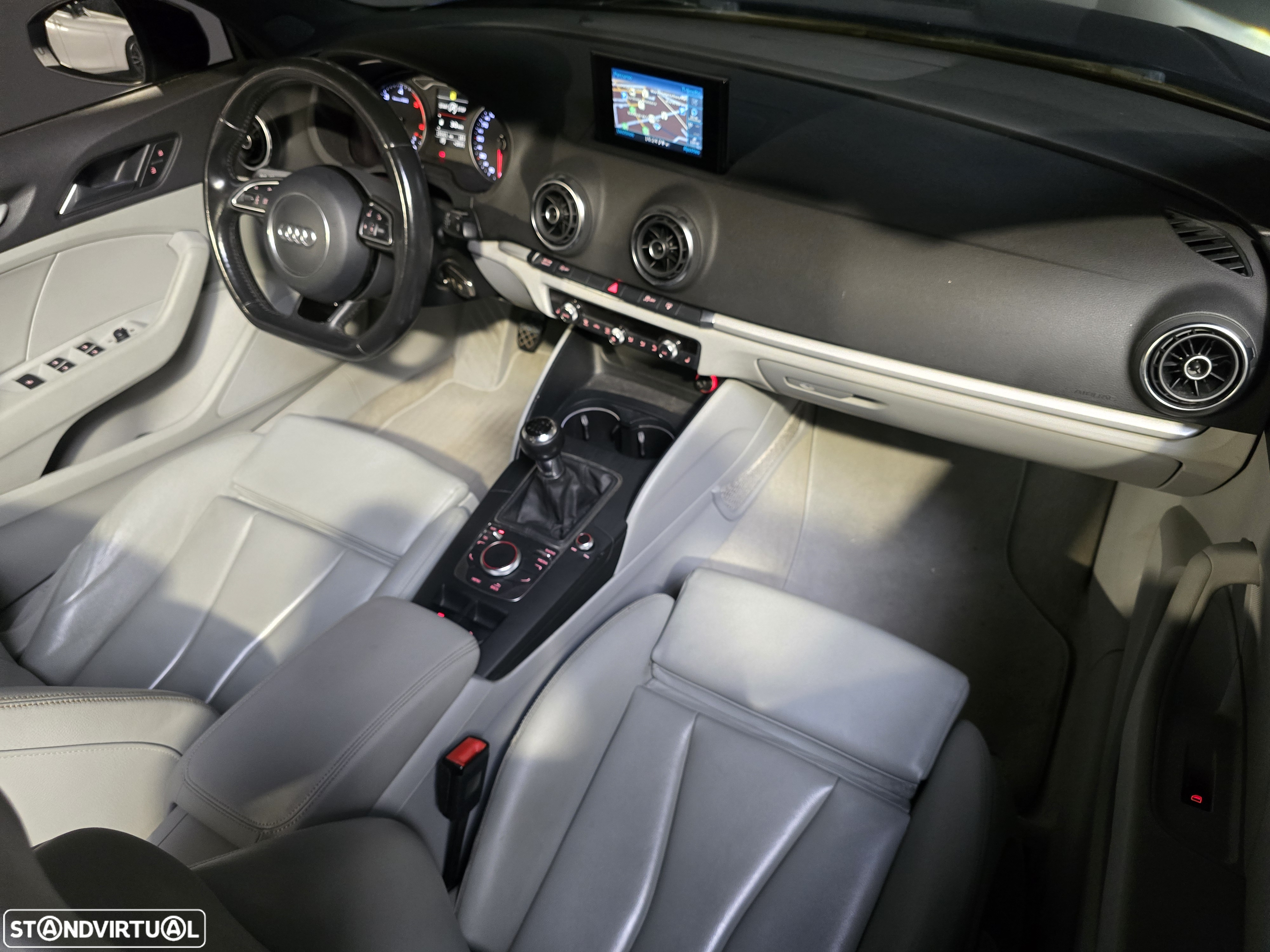 Audi A3 Cabrio 2.0 TDi S-line - 34