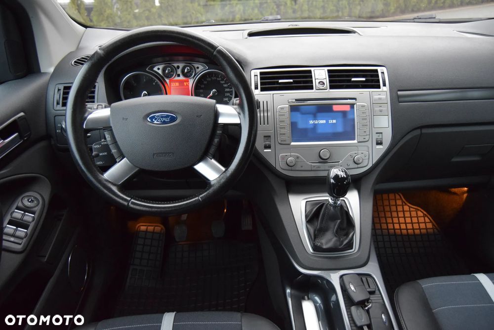 Ford Kuga 2.0 TDCi 2x4 Titanium - 14