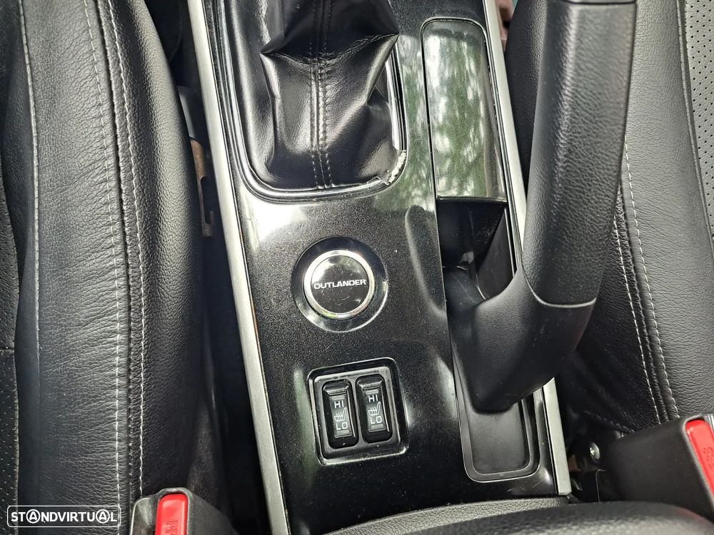 Mitsubishi Outlander 2.2 DI-D Intense - 31