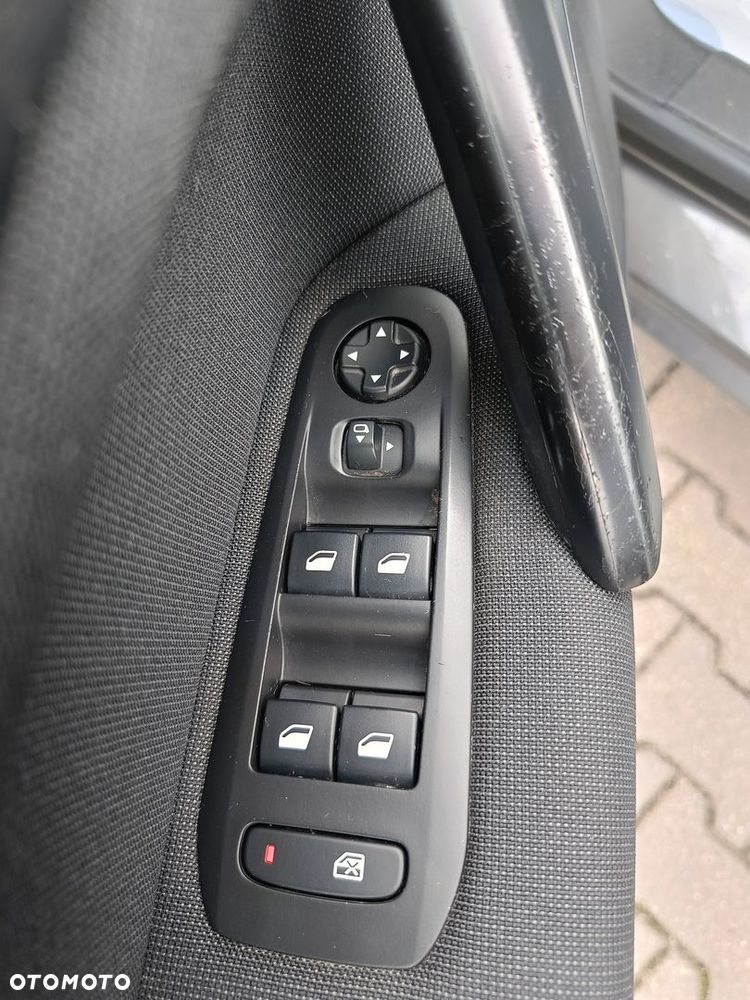 Peugeot 308 1.2 PureTech Allure S&S - 12