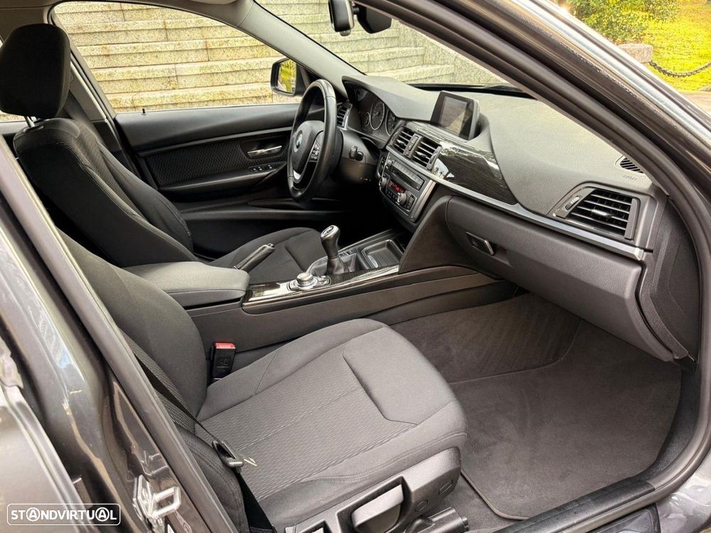 BMW 320 d Touring EfficientDynamics - 14