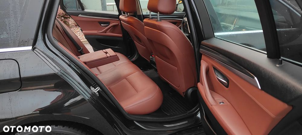 BMW Seria 5 525d Luxury Line - 38