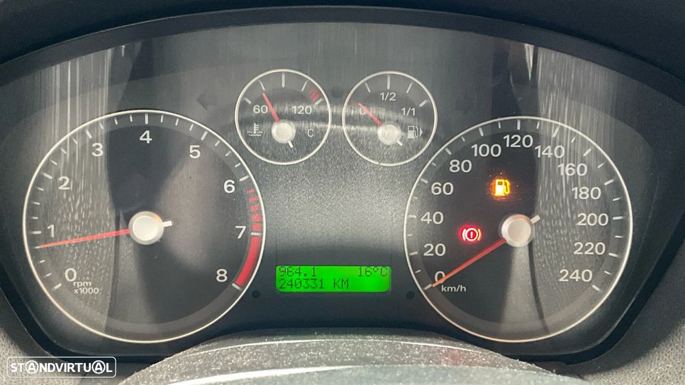 Ford Focus ver-1-4-16v-sport - 5