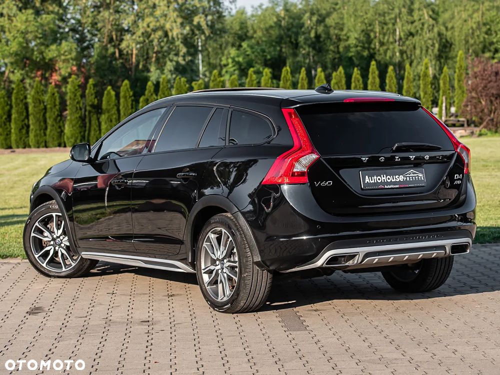 Volvo V60 Cross Country - 8