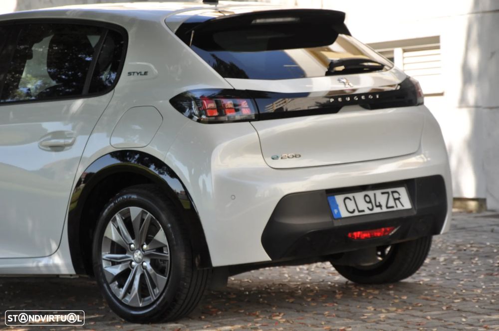 Peugeot e-208 E-Style - 40