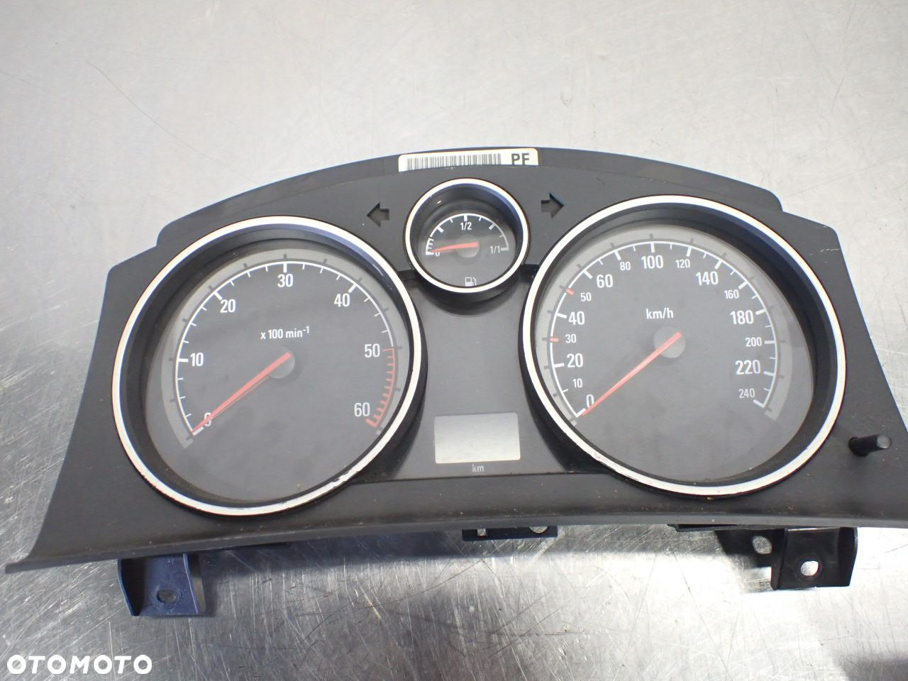 LICZNIK OPEL ZAFIRA B 1.9 13216684 - 2
