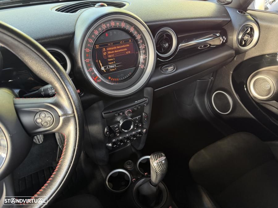 MINI 3 Portas John Cooper Works - 13
