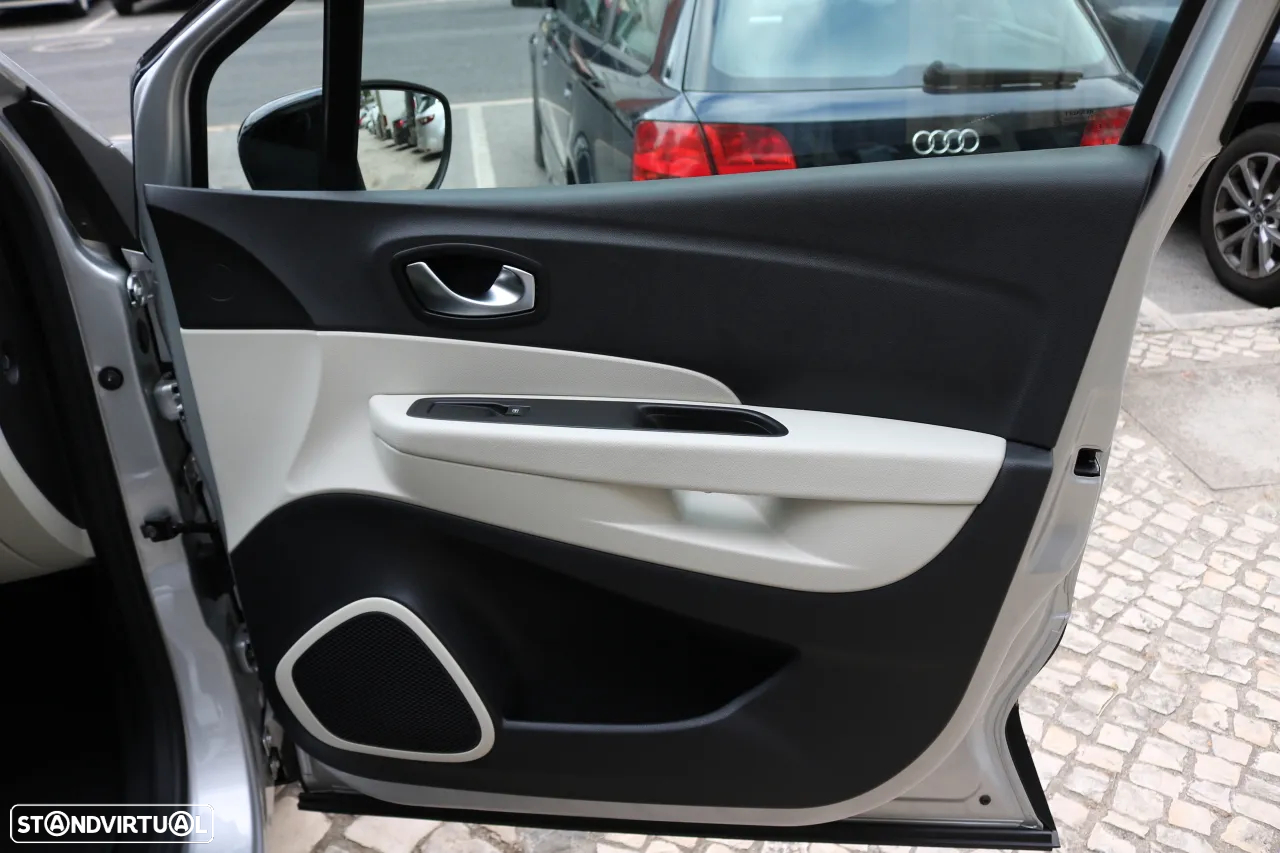 Renault Captur 1.5 dCi Exclusive EDC - 28