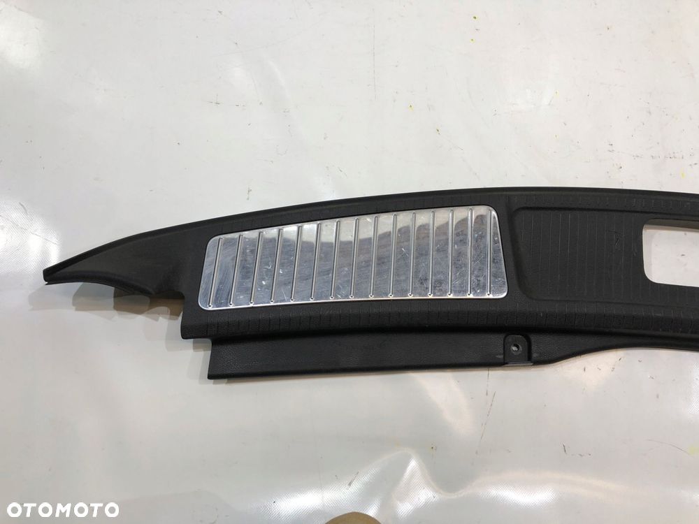 opel insignia a osłona progu bagażnika listwa 13222434 - 2