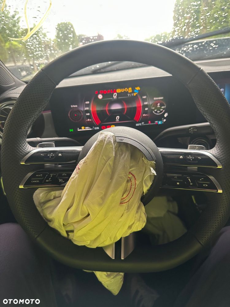 Mercedes-Benz CLA 220 d AMG Line 8G-DCT - 24