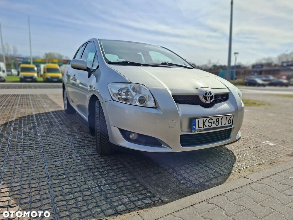 Toyota Auris 2.0 D-4D - 1