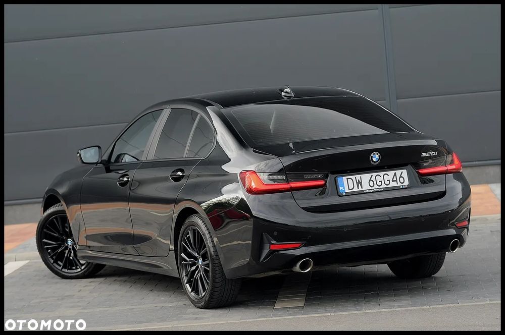 BMW Seria 3 320i - 10