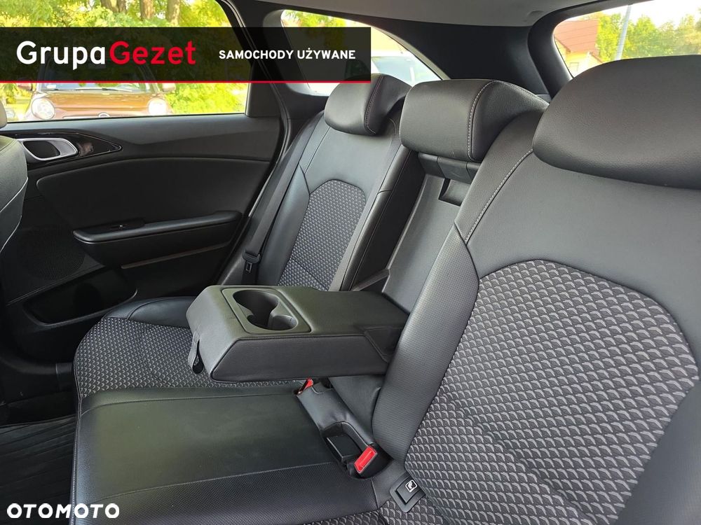 Kia Ceed - 16