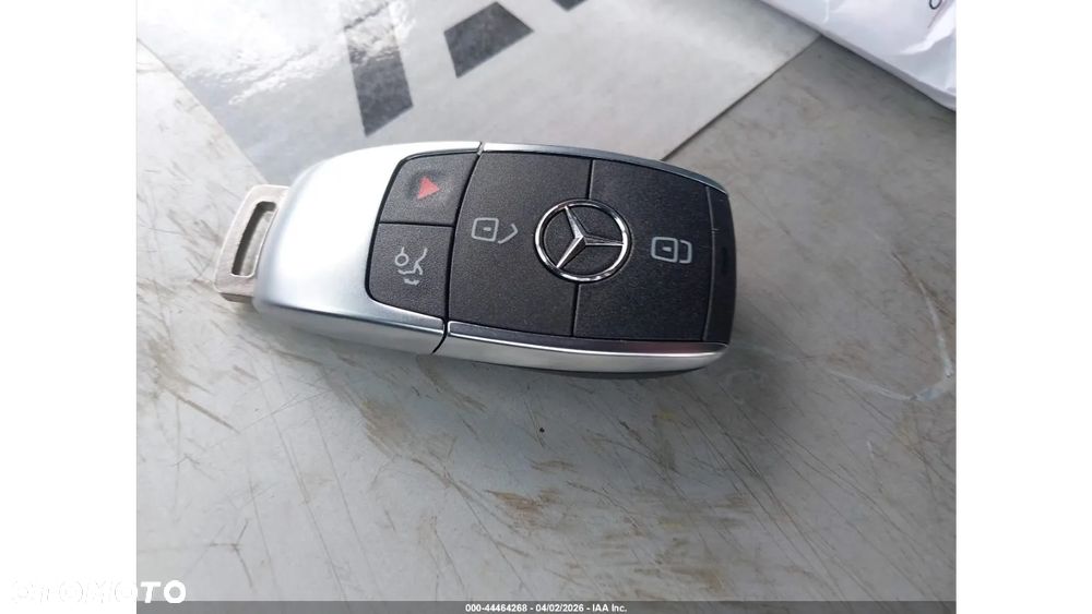 Mercedes-Benz GLB 250 8G-DCT AMG Line - 14