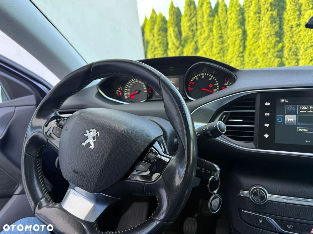 Peugeot 308 1.6 BlueHDi Allure S&S - 11