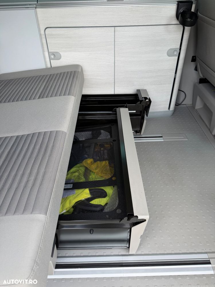 Volkswagen Multivan - 7
