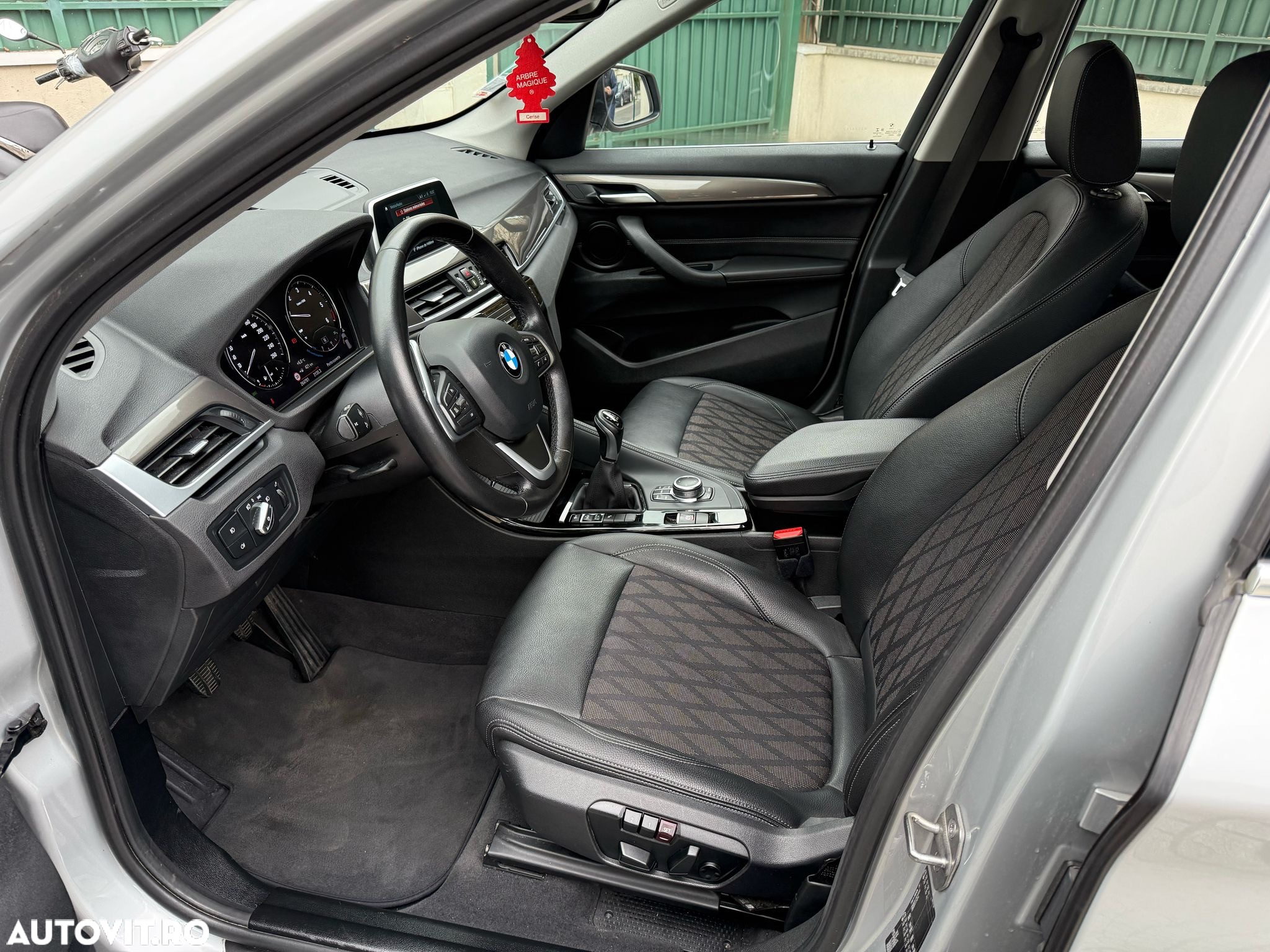 BMW X1 sDrive18d - 8