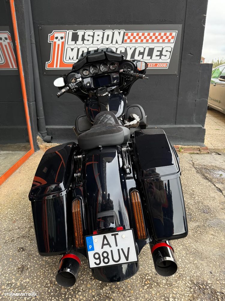 Harley-Davidson FLHXS CVO - 14