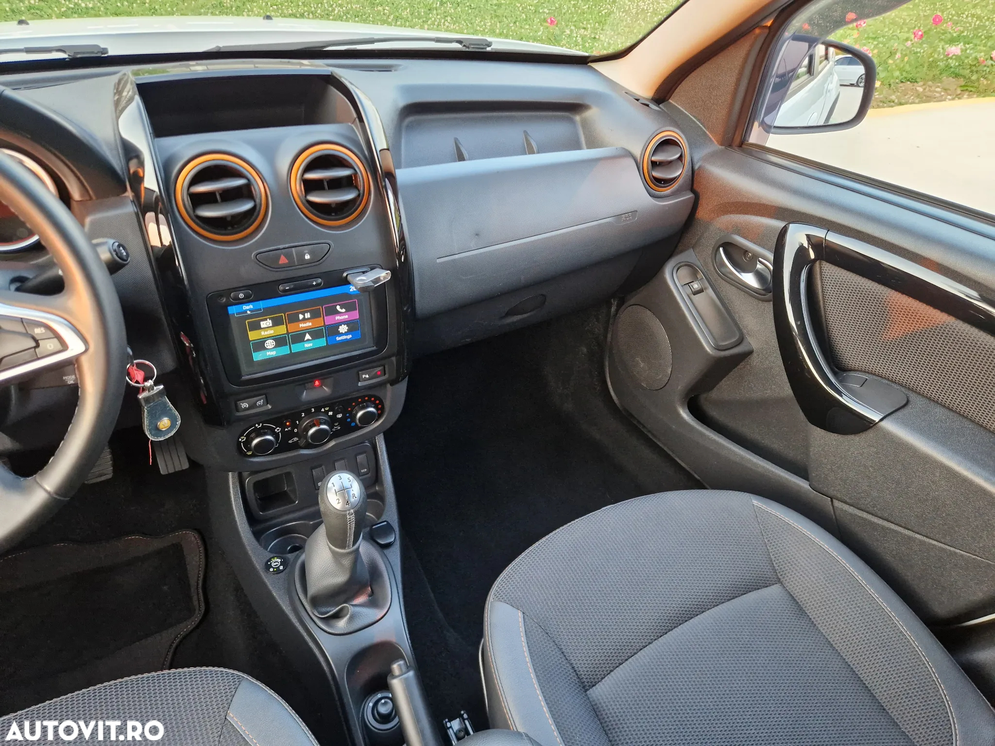 Dacia Duster 1.6 4x2 Laureate - 13