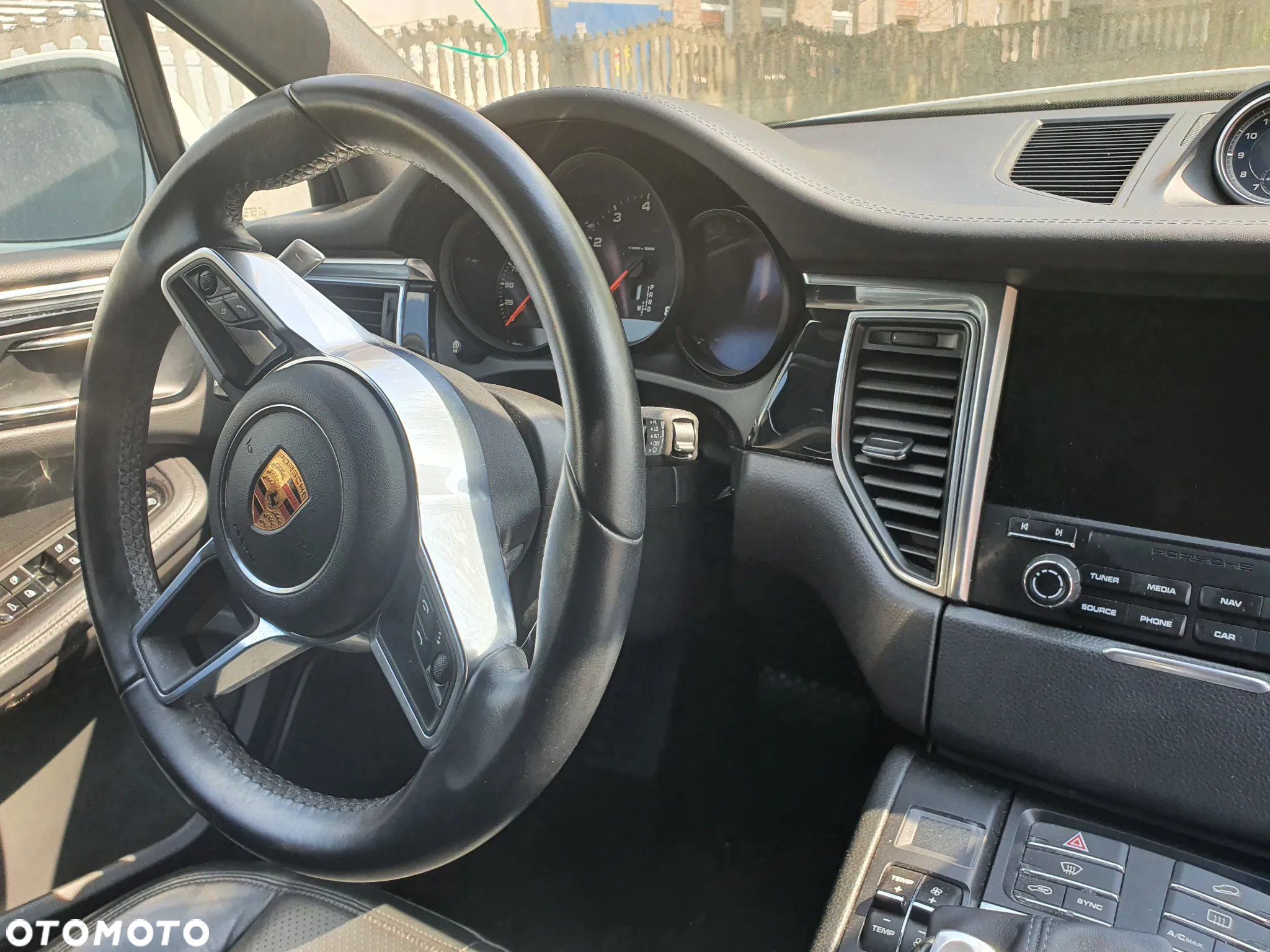 Porsche Macan - 11