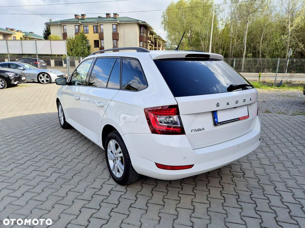 Skoda Fabia 1.0 TSI Ambition Plus - 9