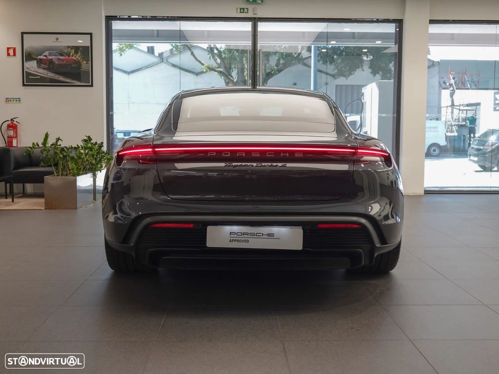 Porsche Taycan Turbo S - 4