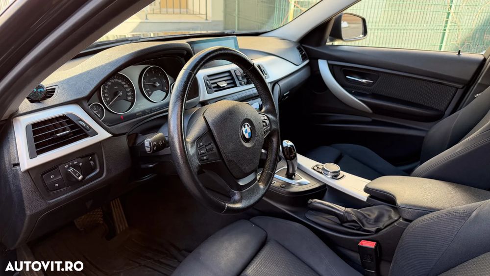 BMW Seria 3 320d xDrive Aut. - 11