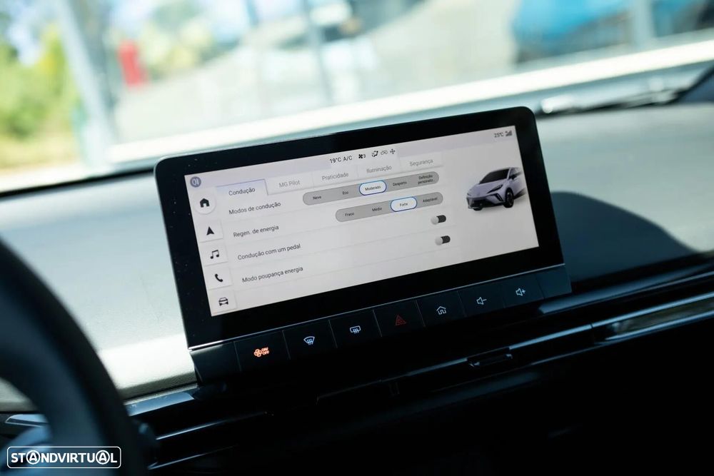 MG MG4 64 kWh Luxury - 14