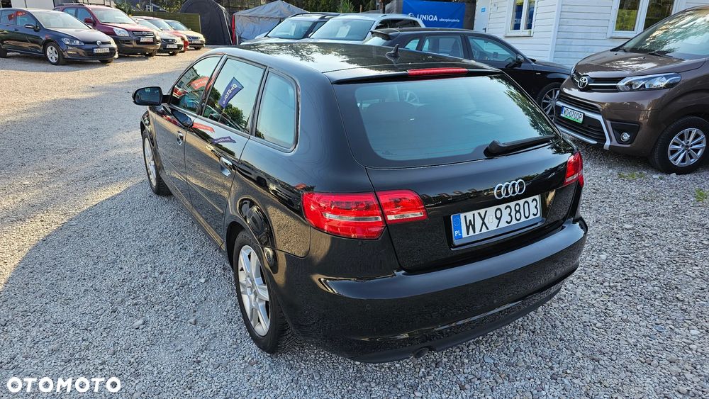 Audi A3 Sportback 1.6 TDI DPF Ambiente S tronic - 4