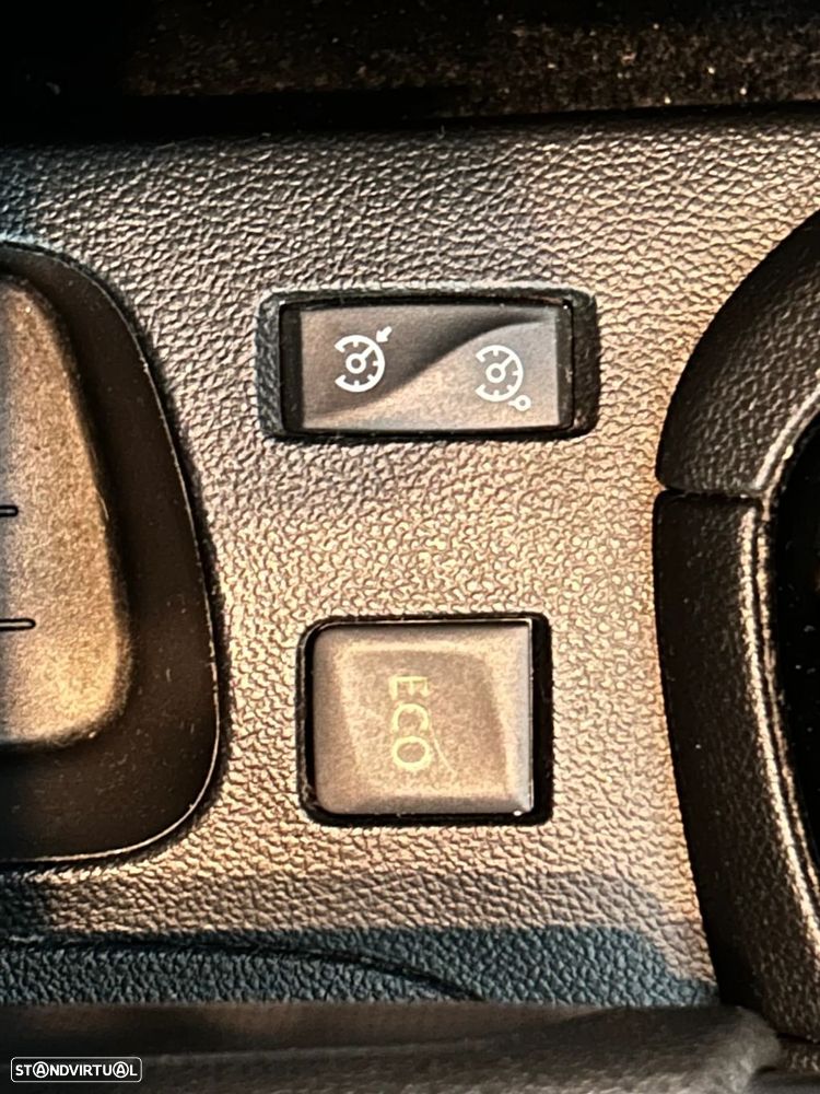 Renault Clio 0.9 TCe Limited Bi-Fuel - 26