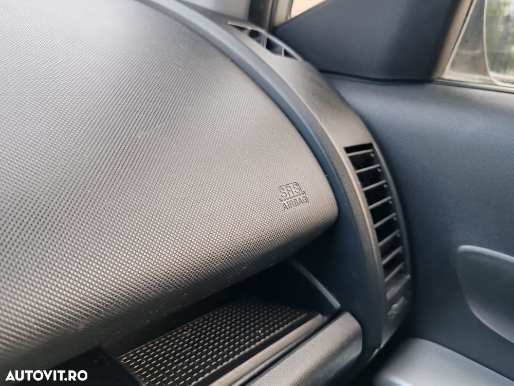 Mazda 5 CD143 GTA - 27