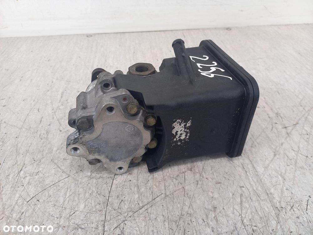POMPA WSPOMAGANIA BMW E46 LIFT  2.0 D 318d - 3