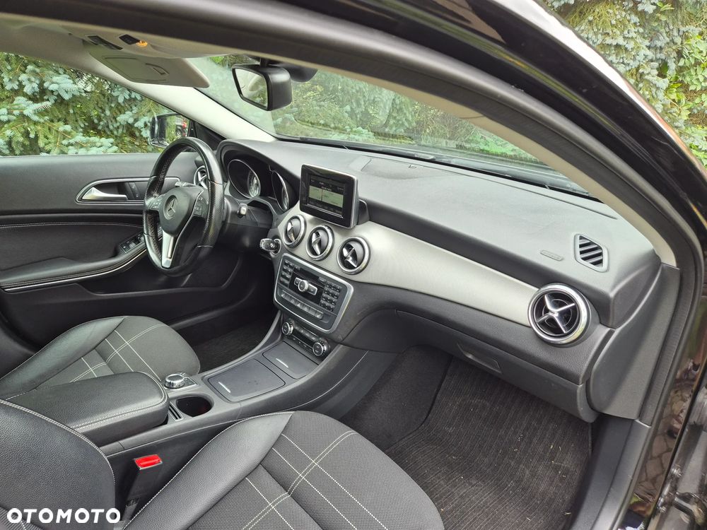 Mercedes-Benz GLA - 11