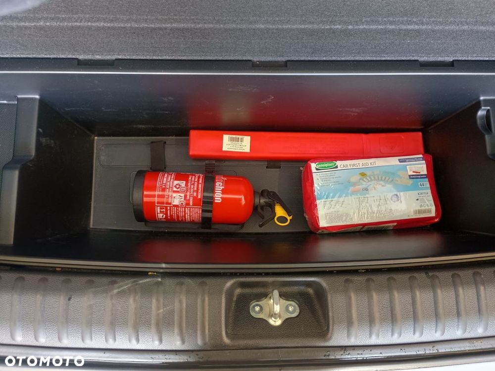 Kia Ceed - 31