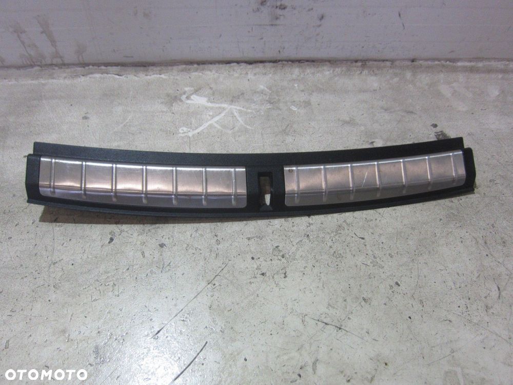BMW X1 F48 OSŁONA KRAWĘDZI PASA TYLNEGO BAGAŻNIKA PRÓG 7413689 51477413689 - 2