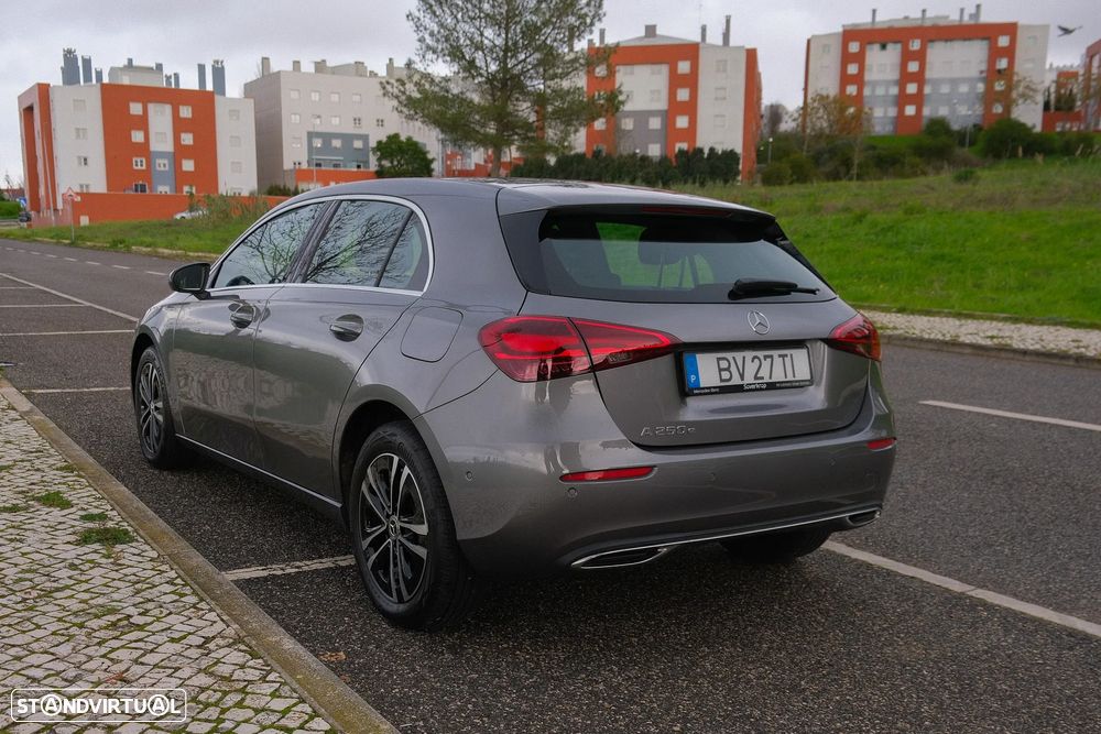 Mercedes-Benz A 250 e - 4