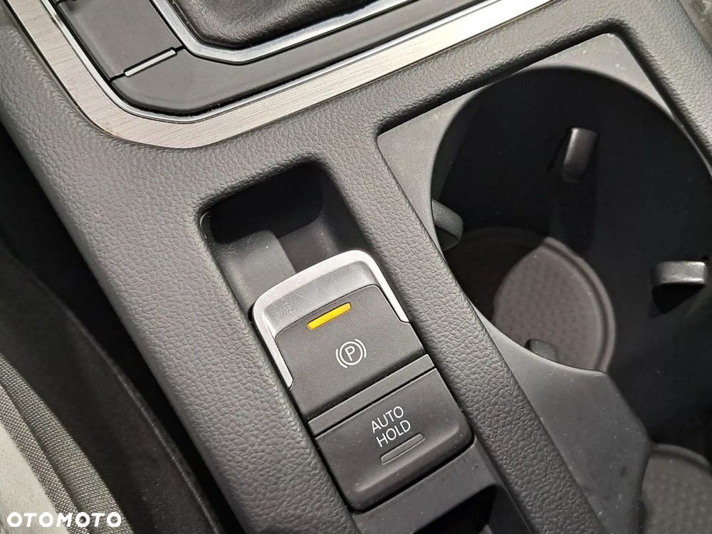 Volkswagen Passat 2.0 TDI BMT Trendline - 17