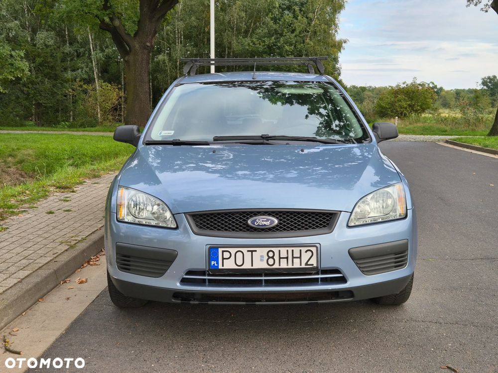 Ford Focus 1.4 Ambiente - 2