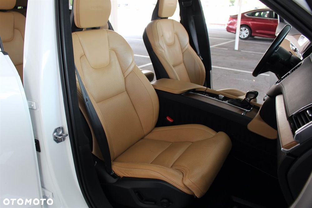 Volvo XC 90 - 19